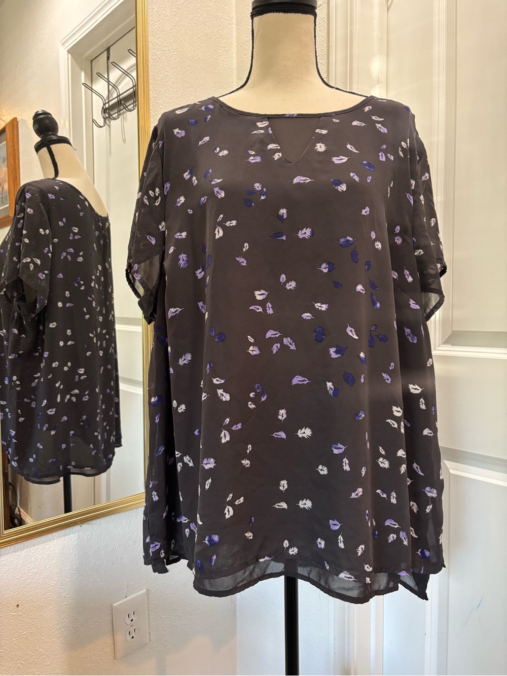 torrid Black Floral Print Short Sleeve Blouse